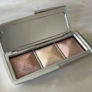 Hourglass ambient metallic strobe lighting highlighter palette